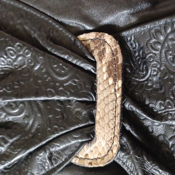 EUC Black 'Leather/Snakeskin' Large Clutch - Picture 6 of 6